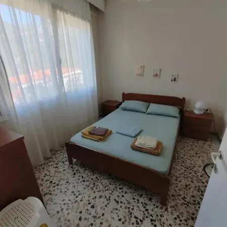 Apartament Theo PalaiónTsiflíkion